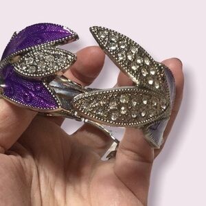 Metallic leaf hinged enamel rhinestone bracelet